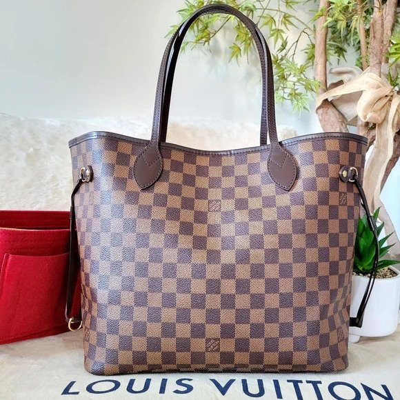 Louis Vuitton Neverfull Handbags
